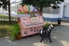 В центре Калуги поставили розовое пианино