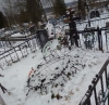 На могиле погибшего таксиста из Малоярославца сгорели крест и венки
