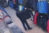 23-летний парень украл женскую куртку, а на следующий день вернулся в ней в ограбленный магазин