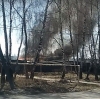 Три гаража и Лада Калина сгорели в Грабцево из-за пала травы