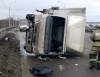 Водитель перевернувшегося на Киевской трассе фургона умер в больнице