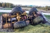 Под Калугой тракторист погиб после падения в силосную яму