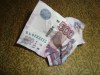 Кассир банка присвоила себе около 900 тыс рублей, предназначенных для утилизации 