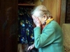 В Калуге пенсионерку избили и ограбили в подъезде собственного дома