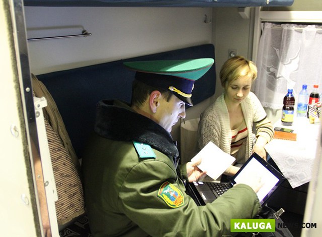 Жительница Калуги попалась на попытке тайно провезти 43 тысячи долларов в Россию