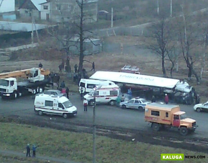 В результате массовой аварии в Калужской области пострадало 8 человек