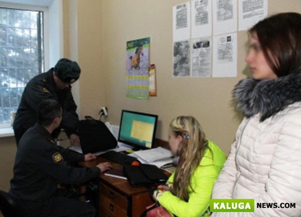 Малоярославецкие полицейские задержали двух проституток