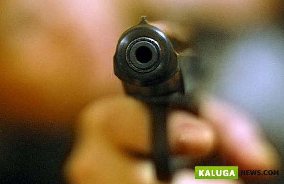 Калужанин, душивший ребенка и стрелявший в его родителей, отделался условным сроком