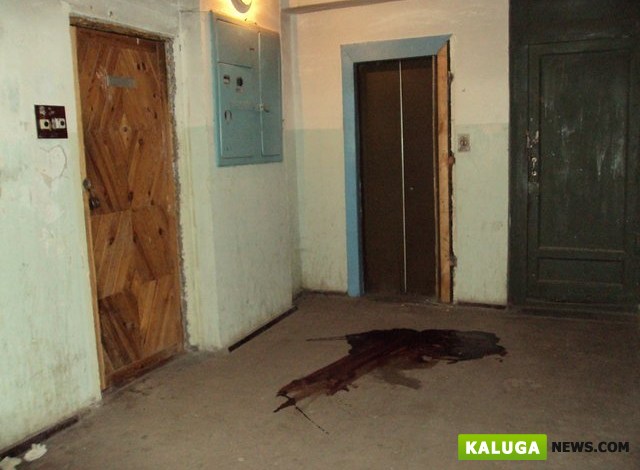 В Калуге в одной из многоэтажек найден труп молодого мужчины