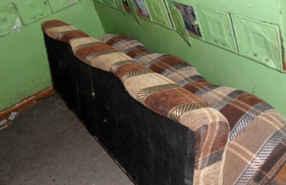 В Обнинске житель коммуналки украл у соседки диван