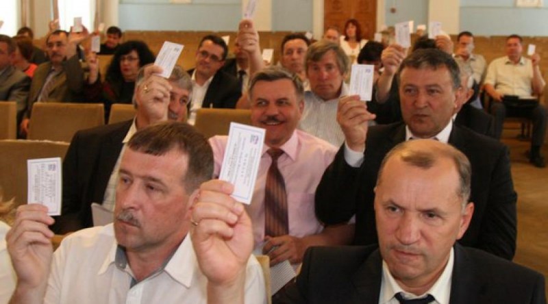 Товарищи по партии выдвинули Анатолия Артамонова кандидатом на должность губернатора  