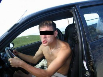 Калужская полиция задержала 19-летнего парня, перевозившего амфетамин в своем автомобиле