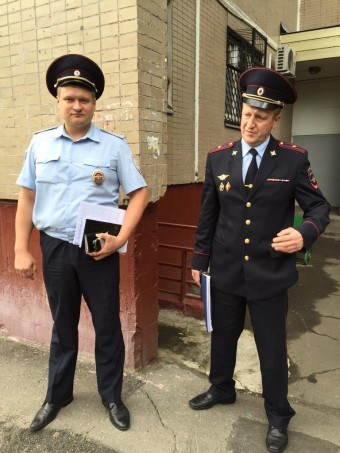 Полицейские из Калуги встретили Алексея Навального из отпуска