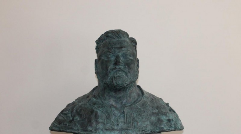 В Калужской области установили бронзовый бюст художника Павла Рыженко