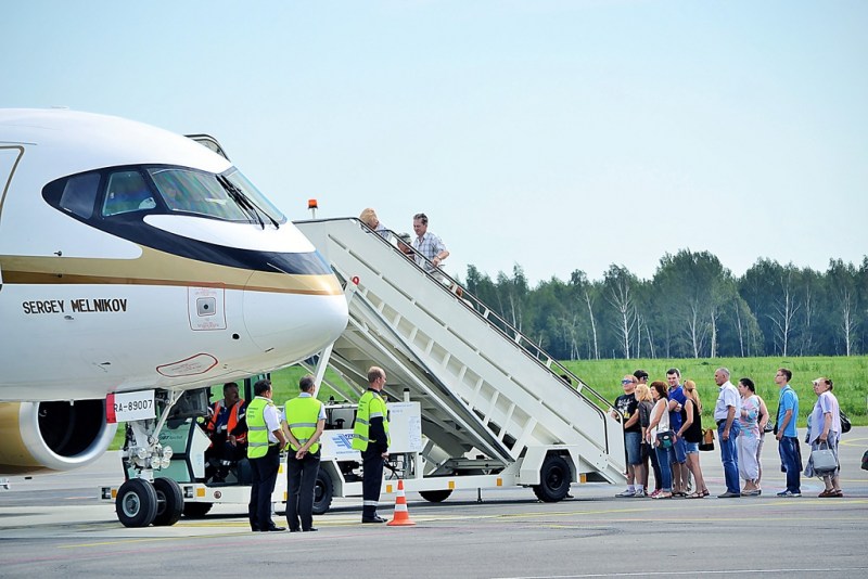 Первый самолёт из Калуги улетел в Крым с 30 пассажирами на борту