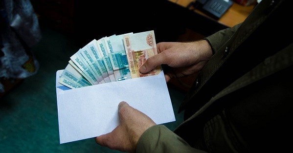 В Калужской области предприниматель попытался дать взятку сотруднику прокуратуры