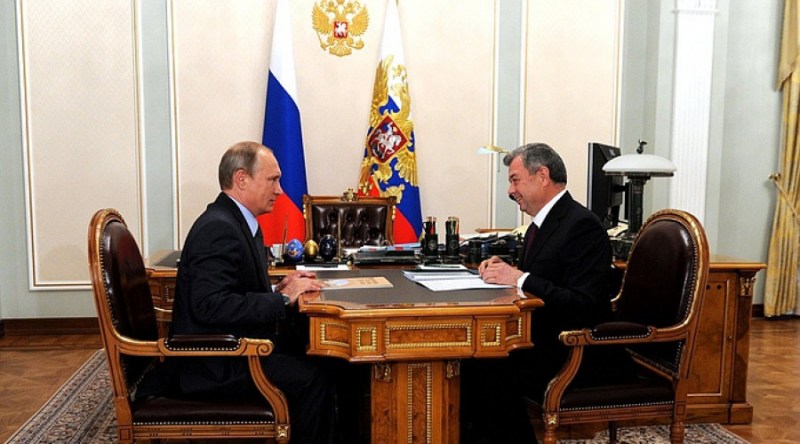 Владимир Путин провел рабочую встречу с  Анатолием Артамоновым