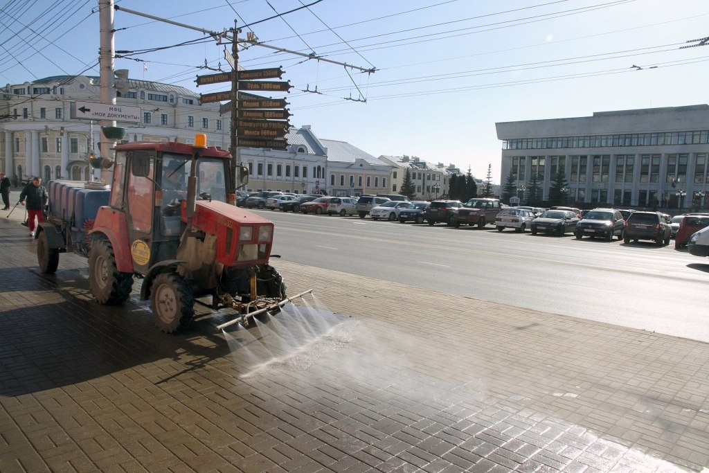 Калужан вновь попросили убрать автомобили с нескольких улиц 