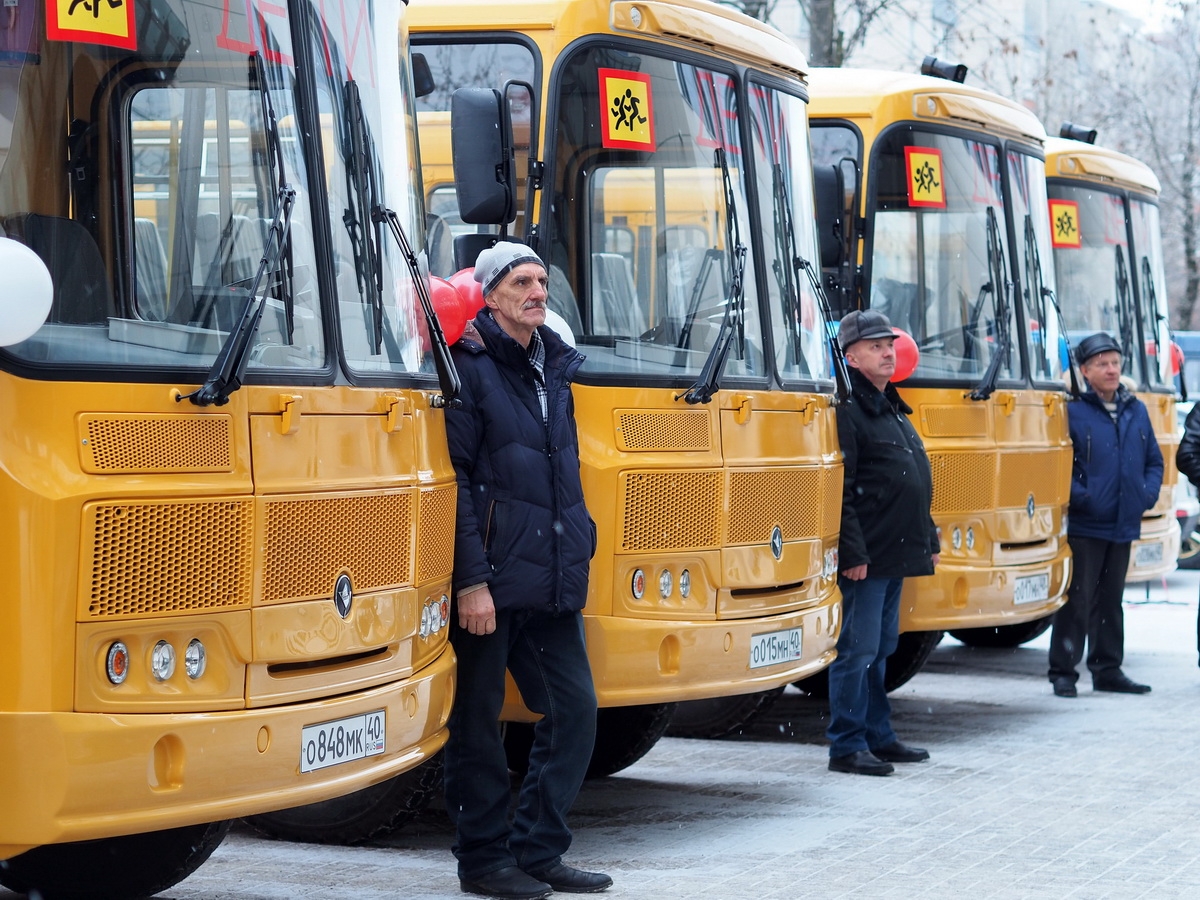Калужская область получила пять новых школьных автобусов