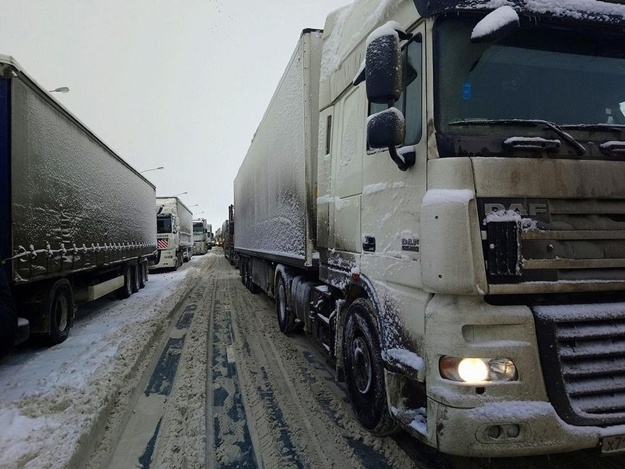 Для грузовиков временно закроют въезд в Калугу