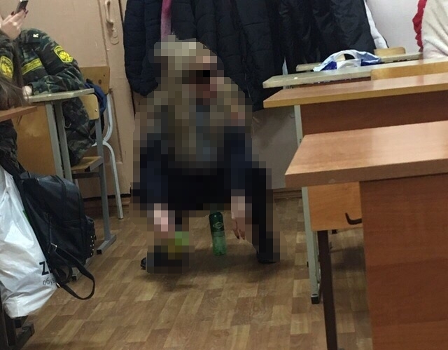 Калужская полиция прокомментировала непристойные фото учащихся колледжа