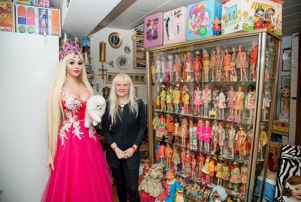 Таня Тузова побывала в немецком музее кукол Барби 