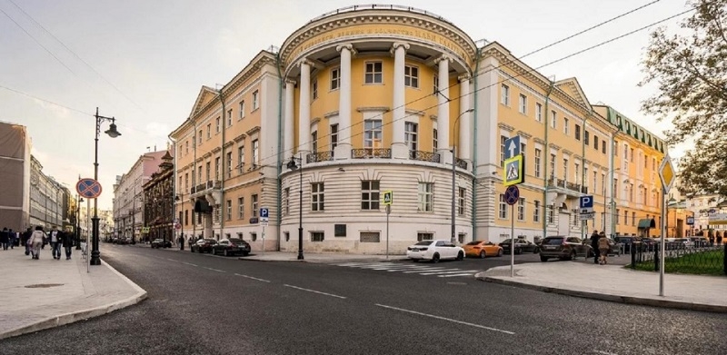 В столице возобновили реконструкцию учебно-выставочного комплекса академии Ильи Глазунова