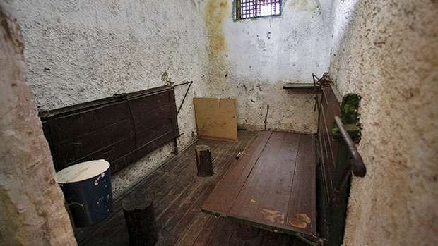 По данным адвоката, около шестидесяти заключенных в колонии под Калугой вскрыли вены