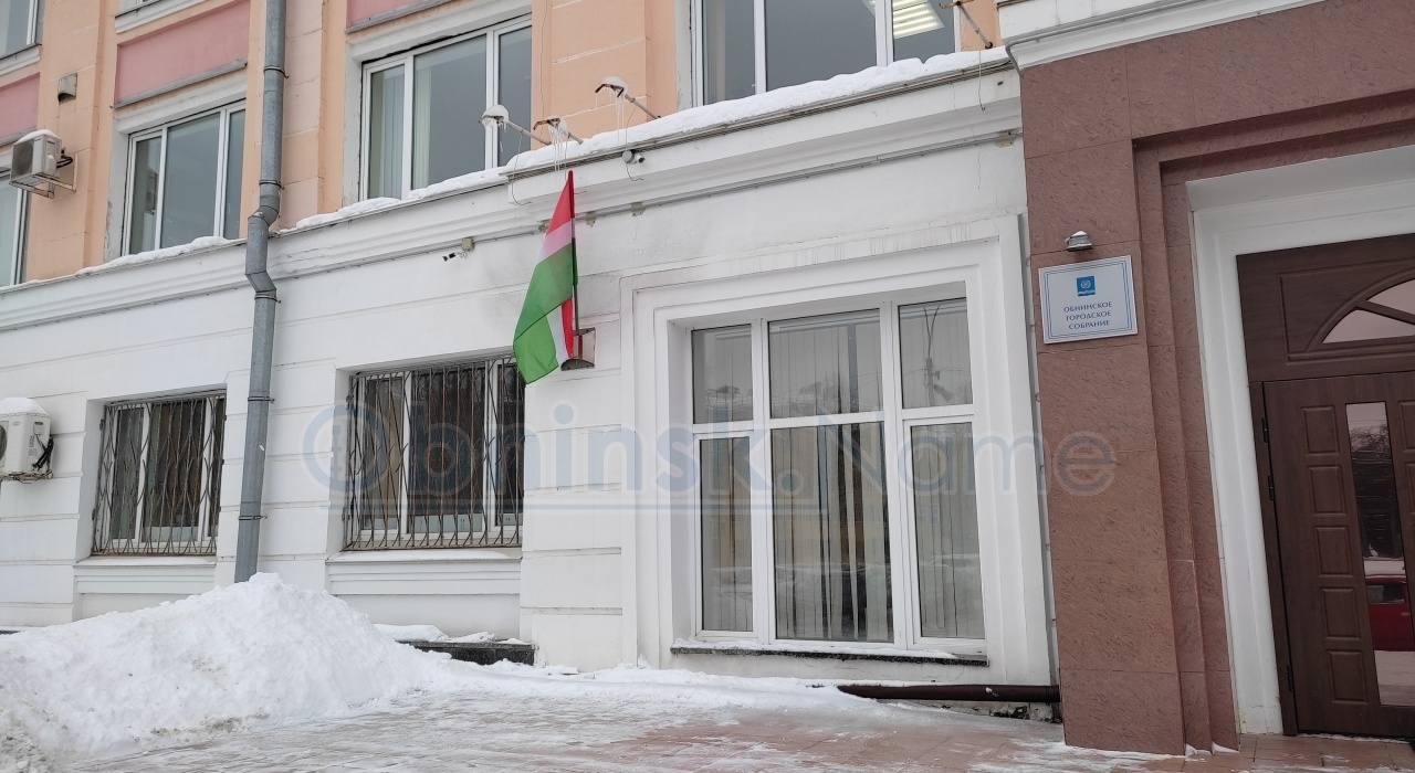 Таксист принял флаг Калужской области за флаг Таджикистана