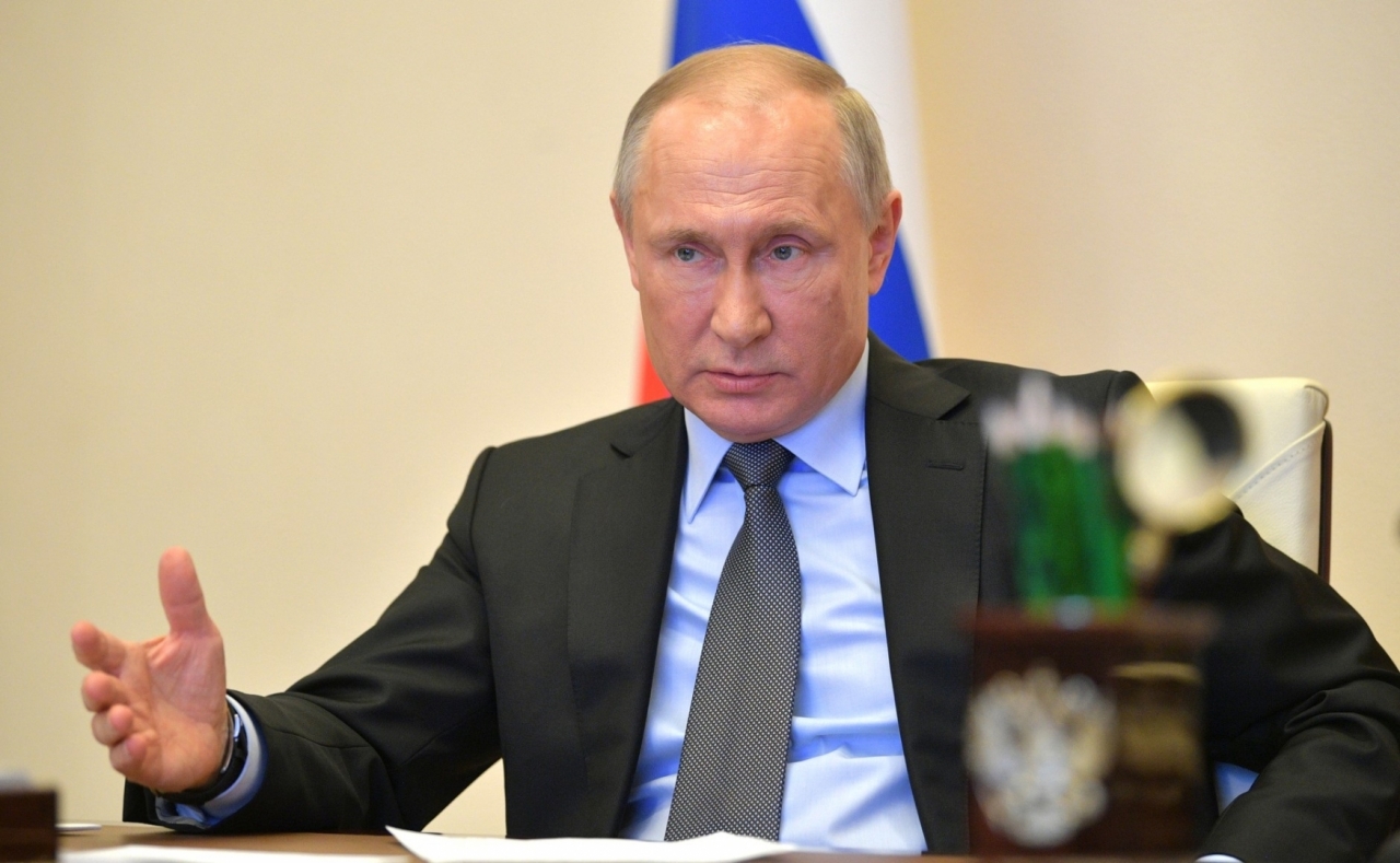 Путин решил продавать газ "недружественным странам" только за рубли