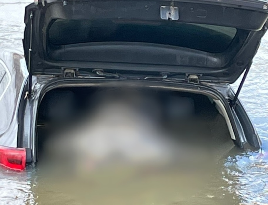 Внутри автомобиля, затонувшего в реке под Калугой, обнаружен труп мужчины