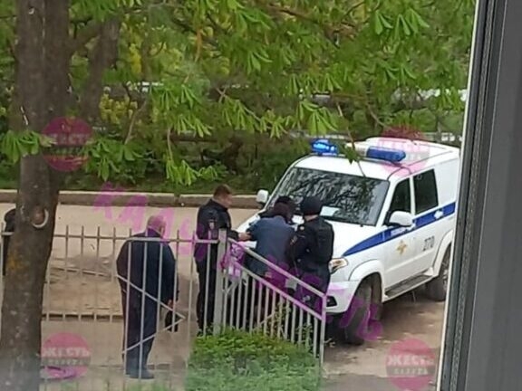 Мужчина с игрушечным пистолетом задержан  возле калужской школы 