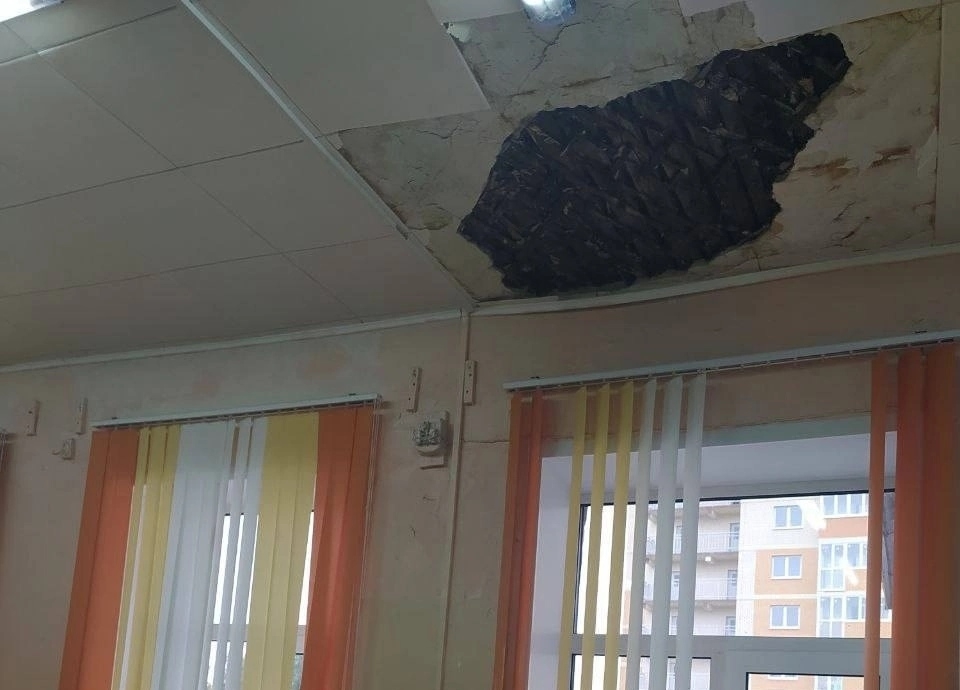 В школе Калуги обрушился потолок