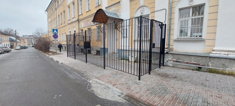 Калужского Митрополита обязали снести забор