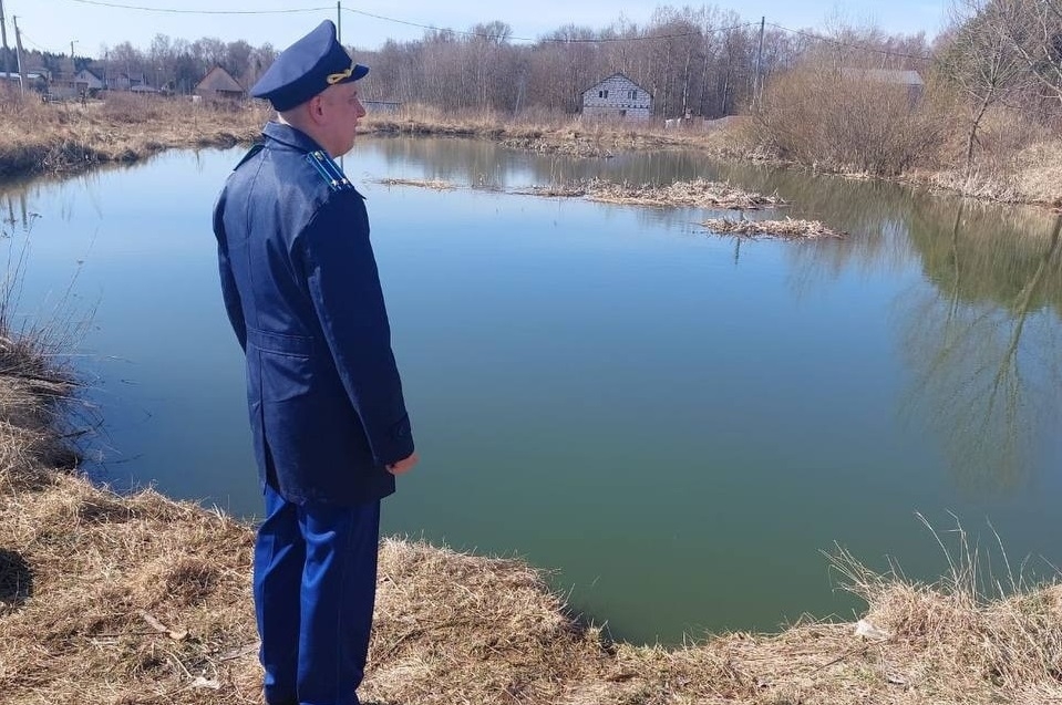 В пруду в Калужской области нашли тело ребенка