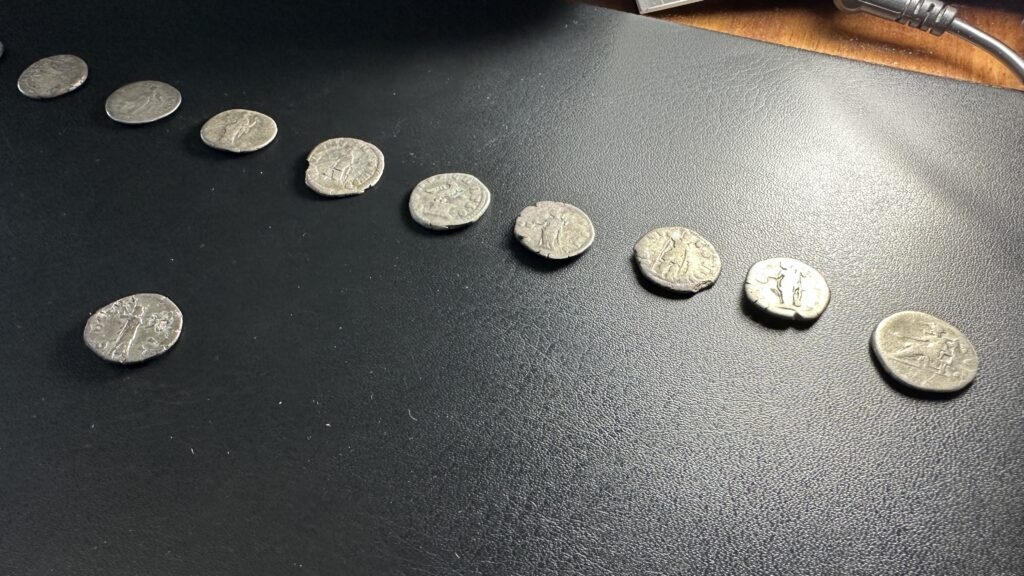 В Калужской области археологи нашли римские монеты, которым 2000 лет