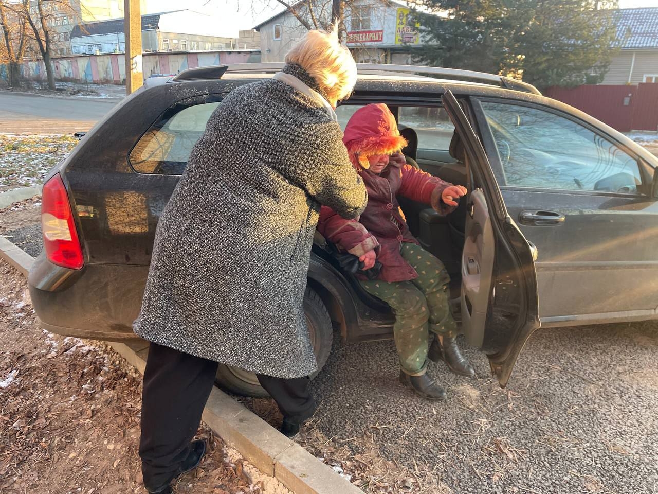 В Малоярославце пожилая женщина отморозила ноги на остановке