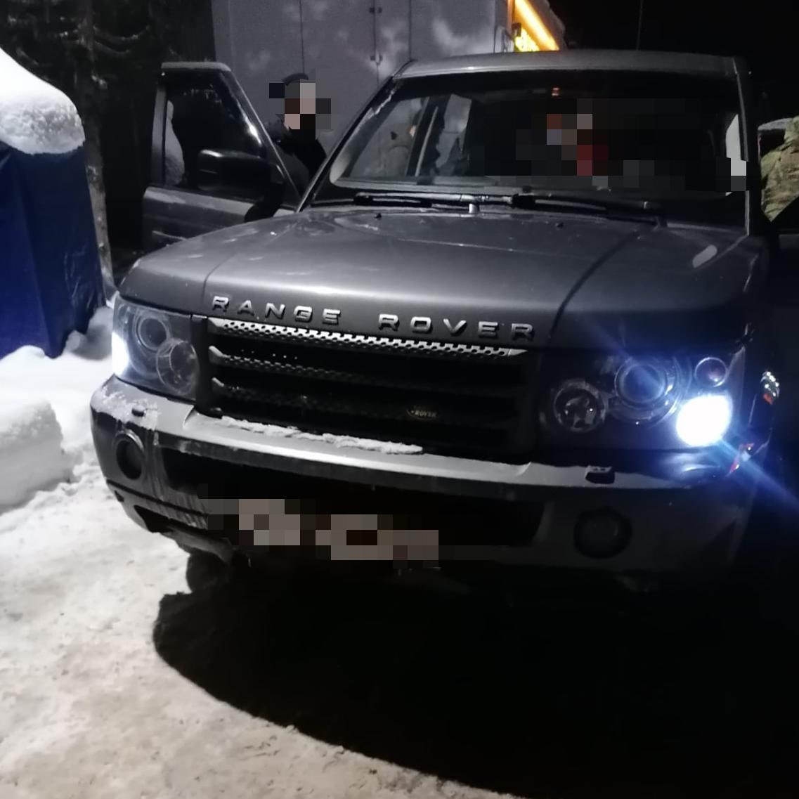 Застреливший олениху браконьер попал в ДТП, уходя от погони на Range Rover