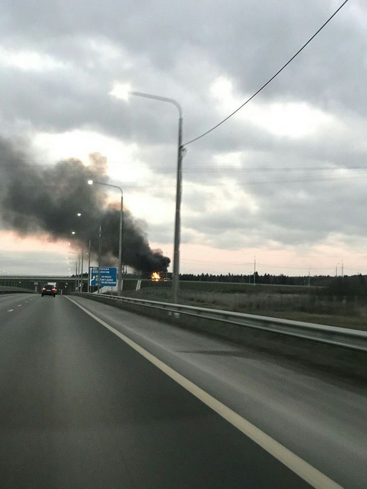 Лесовоз сгорел на Киевской трассе