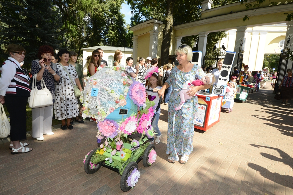 В Калуге прошел традиционный Парад колясок