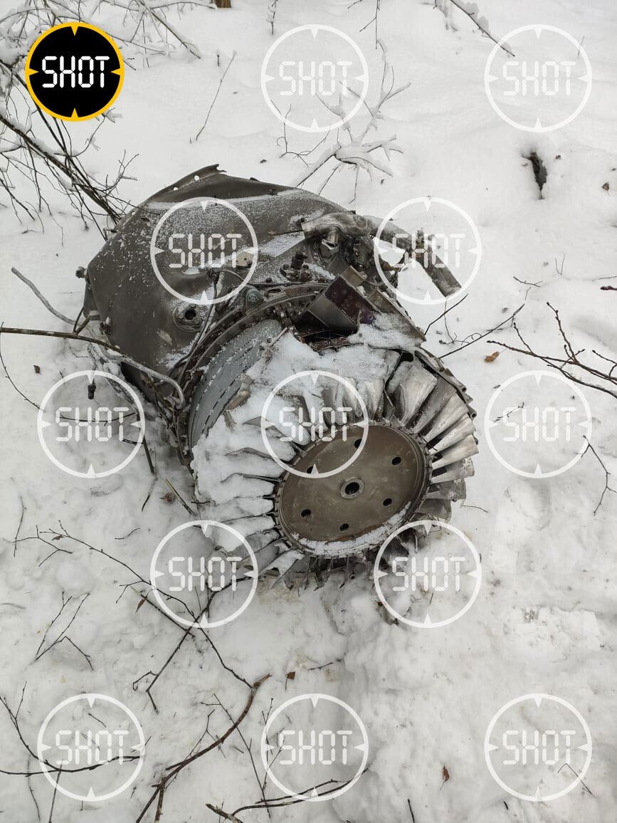 Украинский беспилотник Ту-141 "Стриж" взорвался под Калугой, зацепившись за макушку дерева