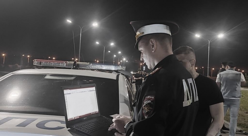 Полицейские провели ночной  рейд на набережной Яченского водохранилища